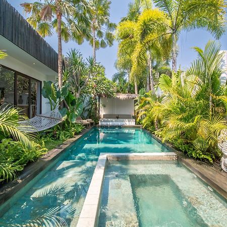 NEW! Tropical design Private Villa 3 BR Umalas w staff up to 50 Disc Canggu Esterno foto