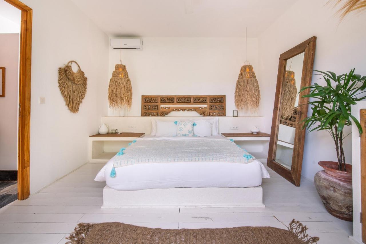 NEW! Tropical design Private Villa 3 BR Umalas w staff up to 50 Disc Canggu Esterno foto