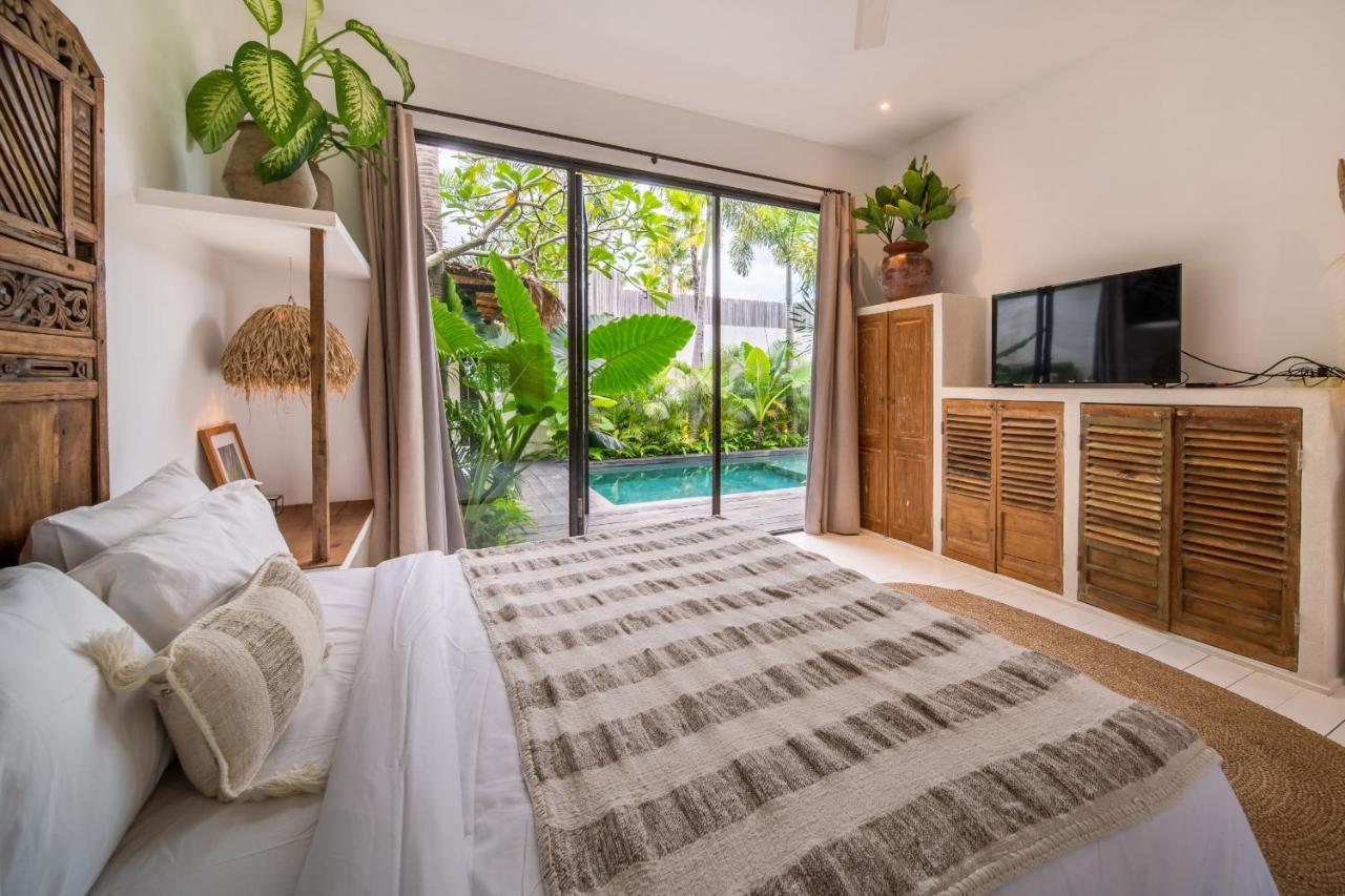 NEW! Tropical design Private Villa 3 BR Umalas w staff up to 50 Disc Canggu Esterno foto